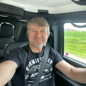 Meet your Posher, Adrian